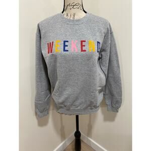 WEEKEND Gildan Heavy Blend Sweatshirt size small